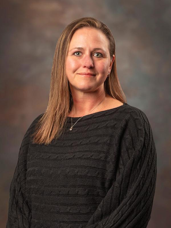 Kim Howell Headshot